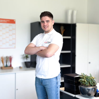 FIRST WEAR Polo weiß mit Stick