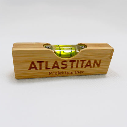 Flaschenöffner mit integrierter Wasserwaage